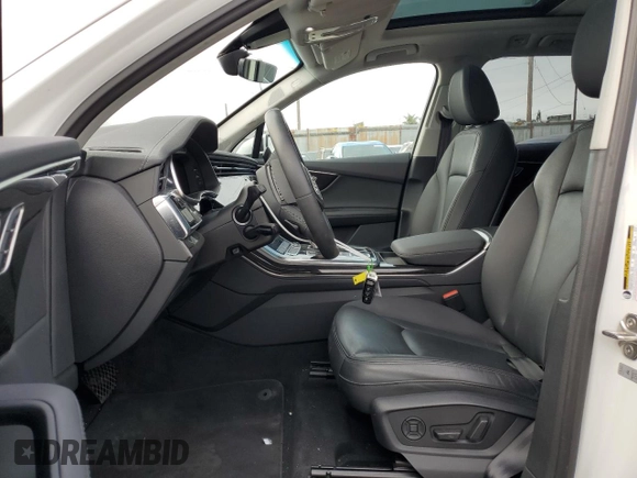 2024 Audi Q7 Premium Plus with VIN WA1LXBF73RD005671, listed as a Copart auction lot 55644265 with 17,711 mi miles and Clean title. Bid and sale history available at DreamBid. Image 7.