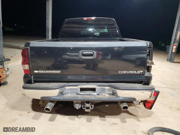 2004 Chevrolet Silverado 2500 Crew Cab LS with VIN 1GCGK23U54F208963, listed as a Copart auction lot 82123054 with 0 mi miles and Salvage Title. Bid and sale history available at carsss.com. Image 6.