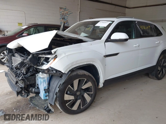 2024 Volkswagen Atlas SE with VIN 1V2KE2CA4RC208435, listed as a IAAI auction lot 42382037 with 38,693 mi miles and . Bid and sale history available at DreamBid. Image 17.
