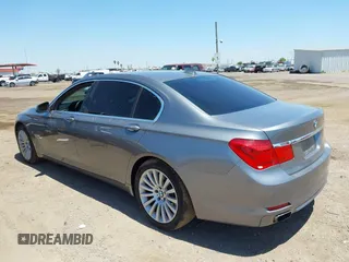 2012 BMW 7 Series 750Li xDrive с VIN WBAKC8C57CC435149, выставлен на аукционе IAAI как лот 42547400 с пробегом 125 127 миль миль и . История ставок и продаж доступна на DreamBid. Изображение 3.