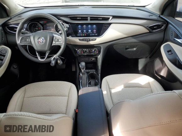 2023 Buick Encore GX Essence z VIN KL4MMGSL7PB086275, wystawiony jako Copart lot #54439755 z przebiegiem 10 933 mil mil oraz Szkoda całkowita • Salvage title. Historia ofert i sprzedaży dostępna na DreamBid. Obrazek 8.