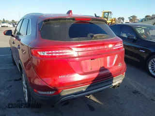 2015 Lincoln MKC z VIN 5LMCJ1A90FUJ40816, wystawiony jako IAAI lot #41674923 z przebiegiem 76 394 mil mil oraz . Historia ofert i sprzedaży dostępna na DreamBid. Obrazek 17.