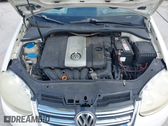2008 Volkswagen Jetta SE with VIN 3VWRM71K58M083712, listed as a IAAI auction lot 42588922 with Not provided miles and . Bid and sale history available at DreamBid. Image 10.