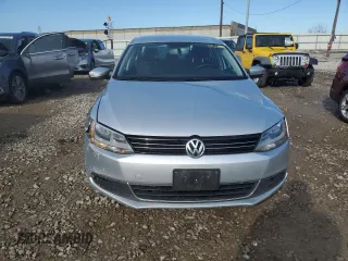 2013 Volkswagen Jetta SE z VIN 3VWDX7AJ8DM428539, wystawiony jako Copart lot #49662365 z przebiegiem 122 768 mil mil oraz Szkoda całkowita • Salvage title. Historia ofert i sprzedaży dostępna na DreamBid. Obrazek 5.