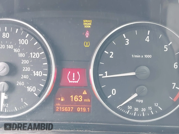 2006 BMW 3 Series 325xi with VIN WBAVT13526AV98389, listed as a IAAI auction lot 41818263 with 215,637 mi miles and . Bid and sale history available at DreamBid. Image 7.