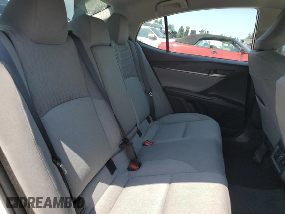 2025 Toyota Camry LE z VIN 4T1DAACK8SU540544, wystawiony jako Copart lot #58835005 z przebiegiem 14 268 mil mil oraz Szkoda całkowita • Salvage title. Historia ofert i sprzedaży dostępna na DreamBid. Obrazek 10.