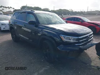2022 Volkswagen Atlas SE z VIN 1V2JP2CA0NC545183, wystawiony jako IAAI lot #41047388 z przebiegiem 21 824 mil mil oraz . Historia ofert i sprzedaży dostępna na DreamBid. Obrazek 1.