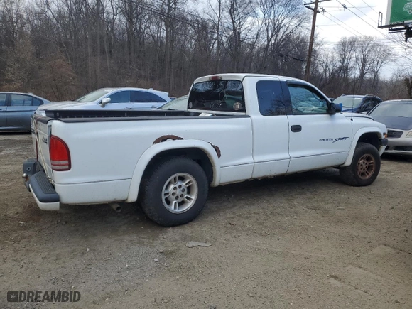 2000 Dodge Dakota Sport with VIN 1B7GG22N0YS754420, listed as a Copart auction lot 46234915 with 236,355 mi miles and Salvage Title. Bid and sale history available at carsss.com. Image 3.