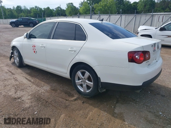 2008 Volkswagen Jetta SE with VIN 3VWRM71K28M003718, listed as a IAAI auction lot 42173542 with 294,829 mi miles and . Bid and sale history available at DreamBid. Image 3.