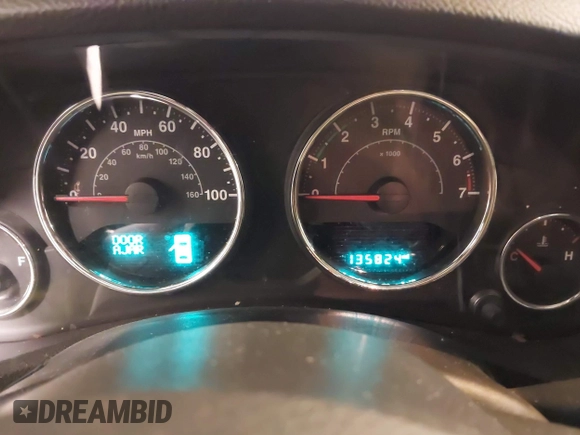 2014 Jeep Wrangler Unlimited Sahara with VIN 1C4BJWEG1EL326605, listed as a IAAI auction lot 41325037 with 135,824 mi miles. Bid and sale history available at carsss.com. Image 7.