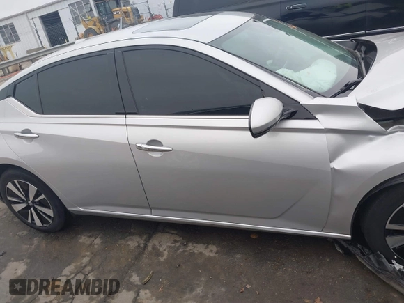 2019 Nissan Altima 2.5 SL with VIN 1N4BL4EV5KC156392, listed as a IAAI auction lot 41515531 with 164,644 mi miles. Bid and sale history available at carsss.com. Image 12.