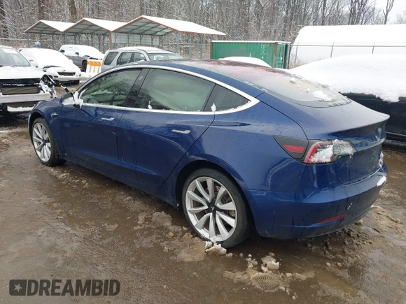 2018 Tesla Model 3 Long Range Battery z VIN 5YJ3E1EA5JF006370, wystawiony jako IAAI lot #41565266 z przebiegiem 55 376 mil mil oraz . Historia ofert i sprzedaży dostępna na DreamBid. Obrazek 3.