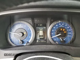 2016 Toyota Sienna Limited z VIN 5TDDK3DC8GS129290, wystawiony jako Copart lot #57039465 z przebiegiem 123 372 mil mil oraz Szkoda całkowita • Salvage title. Historia ofert i sprzedaży dostępna na DreamBid. Obrazek 9.