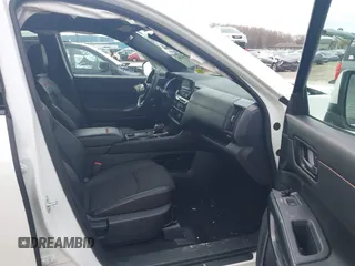 2023 Nissan Pathfinder SV z VIN 5N1DR3BD7PC272056, wystawiony jako IAAI lot #42184186 z przebiegiem 31 923 mil mil oraz . Historia ofert i sprzedaży dostępna na DreamBid. Obrazek 5.