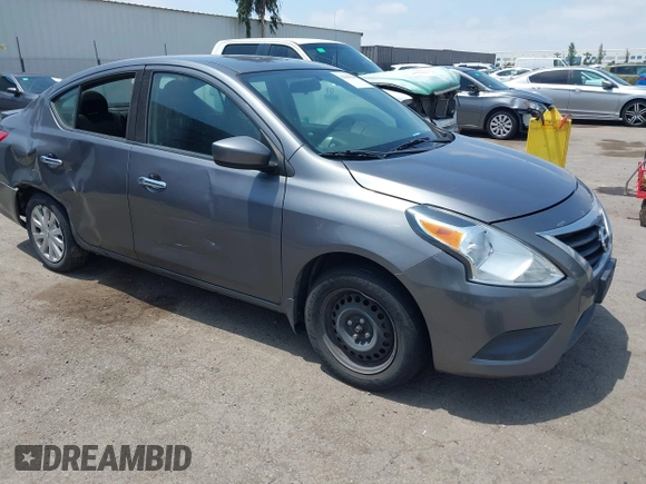 2017 Nissan Versa S Plus z VIN 3N1CN7APXHL901607, wystawiony jako IAAI lot #42249598 z przebiegiem 177 985 mil mil oraz . Historia ofert i sprzedaży dostępna na DreamBid. Obrazek 1.
