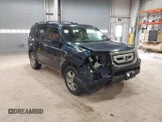 2011 Honda Pilot EX-L with VIN 5FNYF4H52BB038651, listed as a IAAI auction lot 41868695 with 281,683 mi miles. Bid and sale history available at carsss.com. Image 1.