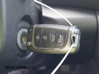 2021 Hyundai Kona SE z VIN KM8K12AA8MU665778, wystawiony jako IAAI lot #42364155 z przebiegiem 63 713 mil mil oraz . Historia ofert i sprzedaży dostępna na DreamBid. Obrazek 11.