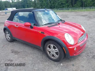 2006 MINI Convertible z VIN WMWRF33556TG15827, wystawiony jako IAAI lot #42512916 z przebiegiem 35 468 mil mil oraz . Historia ofert i sprzedaży dostępna na DreamBid. Obrazek 1.