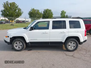 2015 Jeep Patriot Sport with VIN 1C4NJRBB0FD279697, listed as a IAAI auction lot 42523925 with 103,192 mi miles and . Bid and sale history available at DreamBid. Image 14.