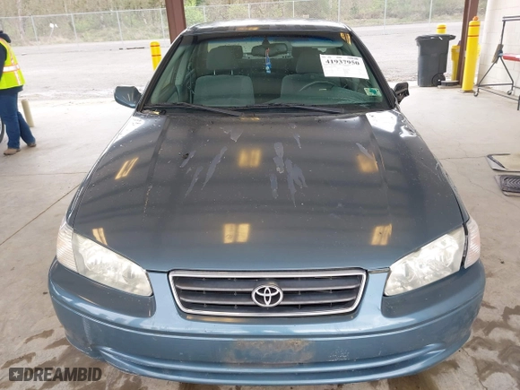 2000 Toyota Camry CE with VIN 4T1BG22KXYU923956, listed as a IAAI auction lot 41937950 with 101,539 mi miles. Bid and sale history available at carsss.com. Image 13.