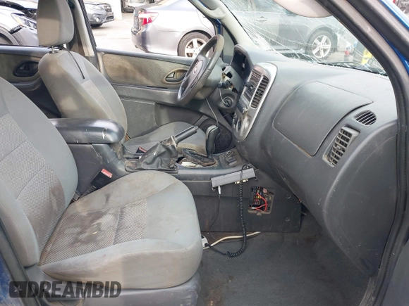 2007 Ford Escape Hybrid with VIN 1FMYU59H97KB98973, listed as a IAAI auction lot 41424165 with 1 mi miles. Bid and sale history available at carsss.com. Image 5.