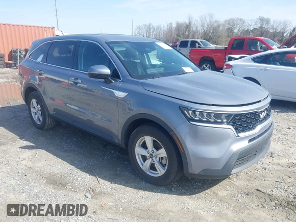 2022 Kia Sorento LX with VIN 5XYRG4LC8NG122154, listed as a IAAI auction lot 41590659 with 15,619 mi miles. Bid and sale history available at carsss.com. Image 1.