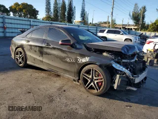 2014 Mercedes-Benz CLA 45 AMG z VIN WDDSJ5CB2EN085133, wystawiony jako Copart lot #83028194 z przebiegiem 111 892 mil mil oraz Szkoda całkowita • Salvage title. Historia ofert i sprzedaży dostępna na DreamBid. Obrazek 4.