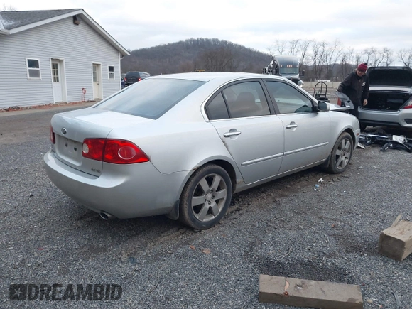 2007 Kia Optima EX with VIN KNAGE124375162317, listed as a IAAI auction lot 41246445 with 174,128 mi miles. Bid and sale history available at carsss.com. Image 4.