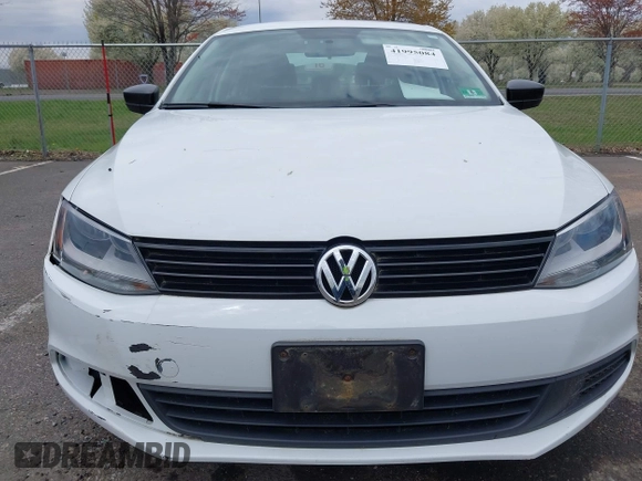 2014 Volkswagen Jetta Sedan S with VIN 3VW2K7AJ5EM329328, listed as a IAAI auction lot 41995084 with 72,409 mi miles. Bid and sale history available at carsss.com. Image 6.