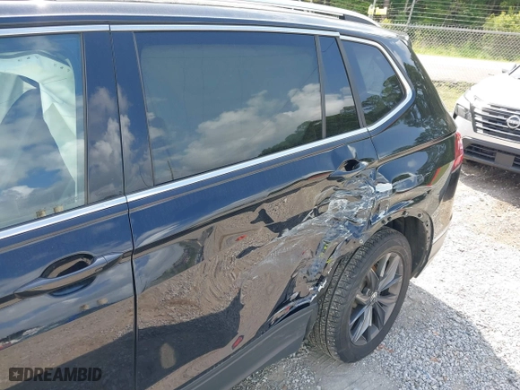 2024 Volkswagen Tiguan SE with VIN 3VV3B7AX7RM029891, listed as a IAAI auction lot 42087357 with 43,636 mi miles. Bid and sale history available at carsss.com. Image 6.