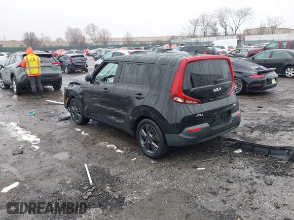 2022 Kia Soul EX with VIN KNDJ33AU1N7803820, listed as a IAAI auction lot 41574877 with 55,340 mi miles. Bid and sale history available at carsss.com. Image 3.