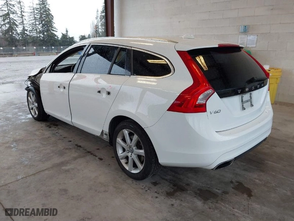 2016 Volvo V60 T5 Drive-E Premier with VIN YV140MEK2G1292185, listed as a IAAI auction lot 41622889 with 118,010 mi miles. Bid and sale history available at carsss.com. Image 3.