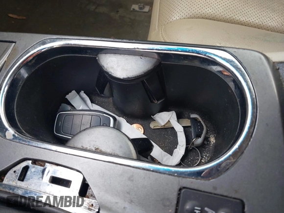 2013 Acura RDX Technology with VIN 5J8TB3H51DL017551, listed as a IAAI auction lot 41464240 with 122,863 mi miles and . Bid and sale history available at DreamBid. Image 11.