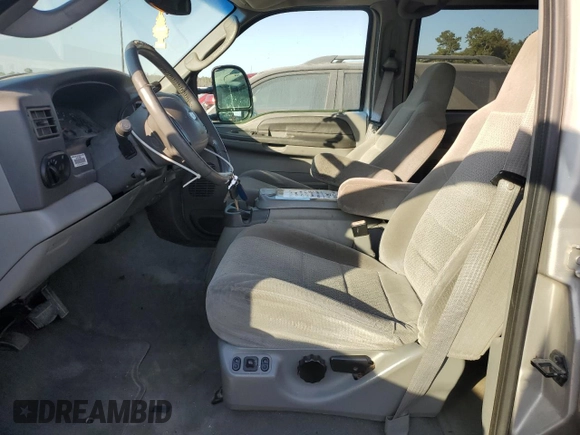 2003 Ford Excursion XLT with VIN 1FMNU41S83EA49547, listed as a Copart auction lot 77153684 with Not Provided miles and Clean Title. Bid and sale history available at DreamBid. Image 7.