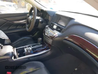 2013 Infiniti M z VIN JN1BY1AR6DM602021, wystawiony jako IAAI lot #41397484 z przebiegiem 226 584 mil mil oraz . Historia ofert i sprzedaży dostępna na DreamBid. Obrazek 5.