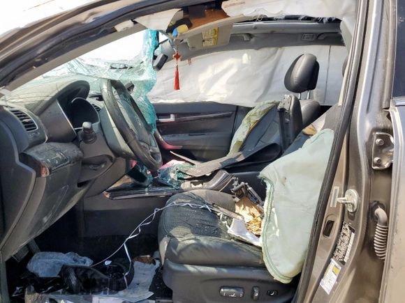 2015 Kia Sorento SX with VIN 5XYKW4A79FG570222, listed as a Copart auction lot 58777605 with 185,242 mi miles and Non repairable. Bid and sale history available at DreamBid. Image 7.