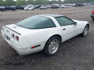 1994 Chevrolet Corvette z VIN 1G1YY22P5R5115381, wystawiony jako IAAI lot #42341684 z przebiegiem Nie podano mil oraz . Historia ofert i sprzedaży dostępna na DreamBid. Obrazek 4.