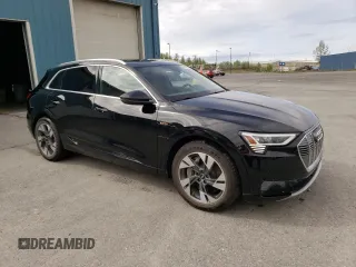 2022 Audi e-tron Premium z VIN WA1AAAGE3NB023710, wystawiony jako Copart lot #57508235 z przebiegiem 23 483 mil mil oraz Tytuł czysty. Historia ofert i sprzedaży dostępna na DreamBid. Obrazek 4.