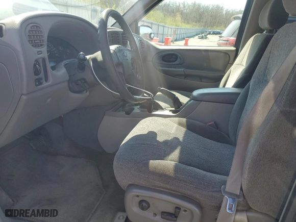 2004 Chevrolet TrailBlazer LS with VIN 1GNDT13S942402998, listed as a Copart auction lot 53682815 with 160,884 mi miles and Clean Title. Bid and sale history available at carsss.com. Image 7.