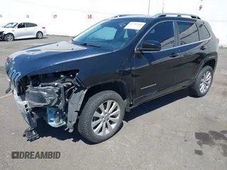 2017 Jeep Cherokee Overland z VIN 1C4PJMJS1HW530604, wystawiony jako IAAI lot #41701168 z przebiegiem 112 945 mil mil oraz . Historia ofert i sprzedaży dostępna na DreamBid. Obrazek 20.