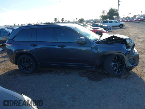 2024 Jeep Grand Cherokee with VIN 1C4RJYB65R8956514, listed as a IAAI auction lot 42014321 with 25,568 mi miles and . Bid and sale history available at DreamBid. Image 13.