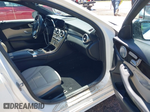 2019 Mercedes-Benz C 300 с VIN 55SWF8DB0KU311921, выставлен на аукционе IAAI как лот 41976737 с пробегом Не указан миль и . История ставок и продаж доступна на DreamBid. Изображение 5.