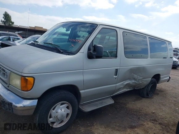 2003 Ford Econoline Passenger XL z VIN 1FBSS31S43HB53334, wystawiony jako IAAI lot #41547951 z przebiegiem 197 072 mil mil oraz . Historia ofert i sprzedaży dostępna na DreamBid. Obrazek 14.