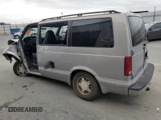 2000 Chevrolet Astro with VIN 1GNEL19W9YB176191, listed as a Copart auction lot 80102404 with Not Provided miles and Salvage Title. Bid and sale history available at carsss.com. Image 2.