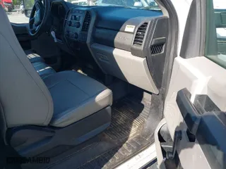 2018 Ford Super Duty F-250 SRW XL with VIN 1FDBF2A60JEC13519, listed as a IAAI auction lot 41982762 with 88,766 mi miles. Bid and sale history available at carsss.com. Image 5.