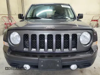2015 Jeep Patriot Latitude with VIN 1C4NJPFB3FD353256, listed as a Copart auction lot 43928265 with 153,574 mi miles and Salvage Title. Bid and sale history available at DreamBid. Image 5.