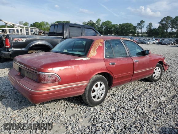 1997 Mercury Grand Marquis GS z VIN 2MELM74W1VX611803, wystawiony jako Copart lot #54315505 z przebiegiem 156 152 mil mil oraz Szkoda całkowita • Salvage title. Historia ofert i sprzedaży dostępna na DreamBid. Obrazek 3.