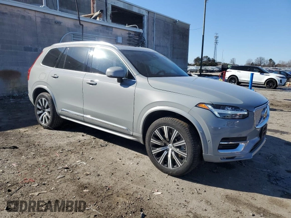 2025 Volvo XC90 Plus with VIN YV4062PE6S1342087, listed as a Copart auction lot 43110805 with 3,766 mi miles and Clean Title. Bid and sale history available at DreamBid. Image 4.