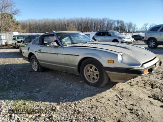 1983 Datsun 280ZX z VIN JN1HZ04S6DX571982, wystawiony jako Copart lot #86317294 z przebiegiem Nie podano mil oraz Tytuł czysty. Historia ofert i sprzedaży dostępna na DreamBid. Obrazek 4.