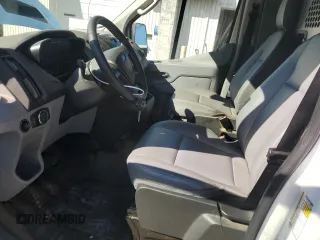 2018 Ford Transit z VIN 1FTYR2CM1JKB39451, wystawiony jako Copart lot #70852124 z przebiegiem 230 942 mil mil oraz Tytuł czysty. Historia ofert i sprzedaży dostępna na DreamBid. Obrazek 7.